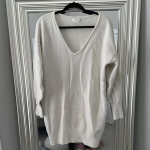 Treasure and Bond Cream V-Neck Sweater